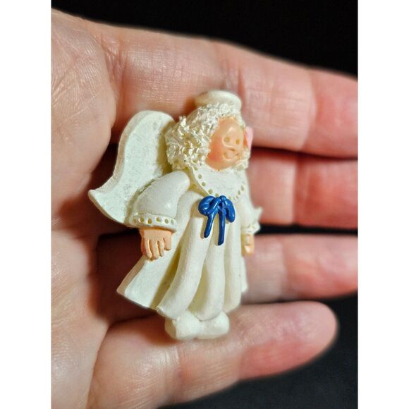 JS vintage polymer clay angel brooch - Picture 3 of 10